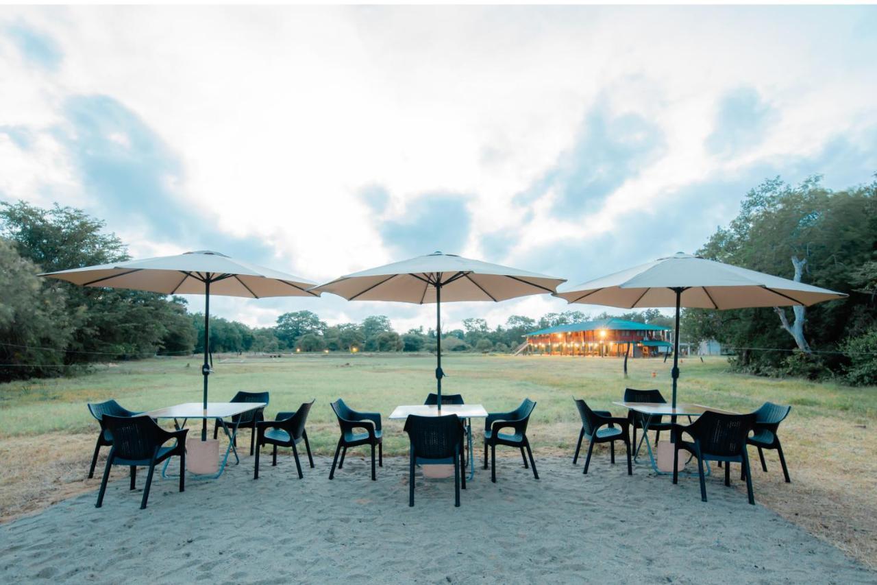 Kayjay Wild Wilpattu Hotel ภายนอก รูปภาพ