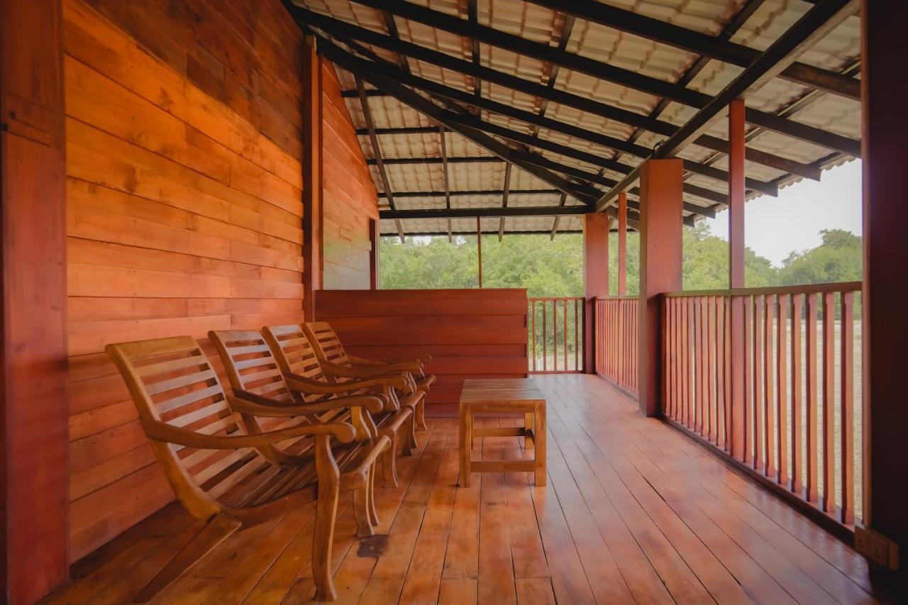 Kayjay Wild Wilpattu Hotel ภายนอก รูปภาพ