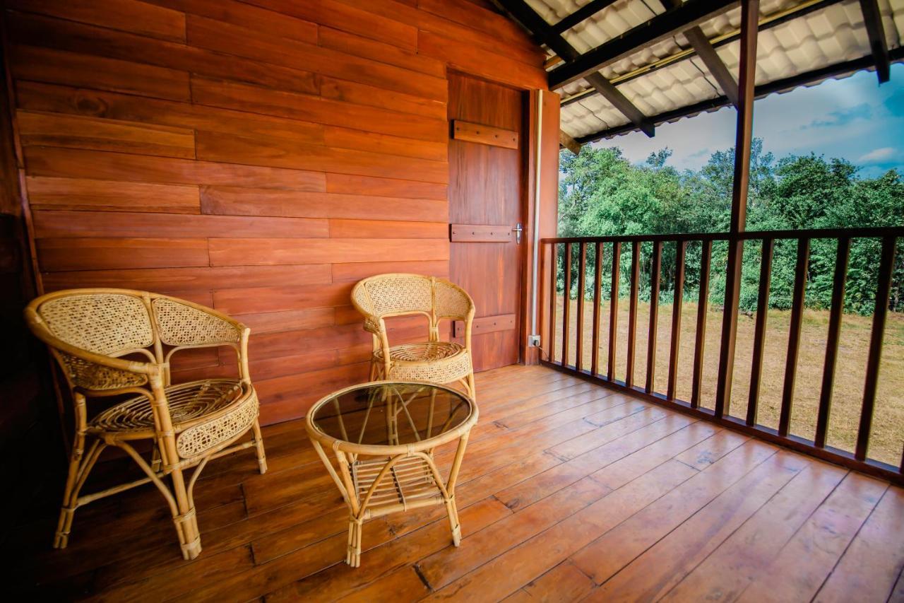 Kayjay Wild Wilpattu Hotel ภายนอก รูปภาพ