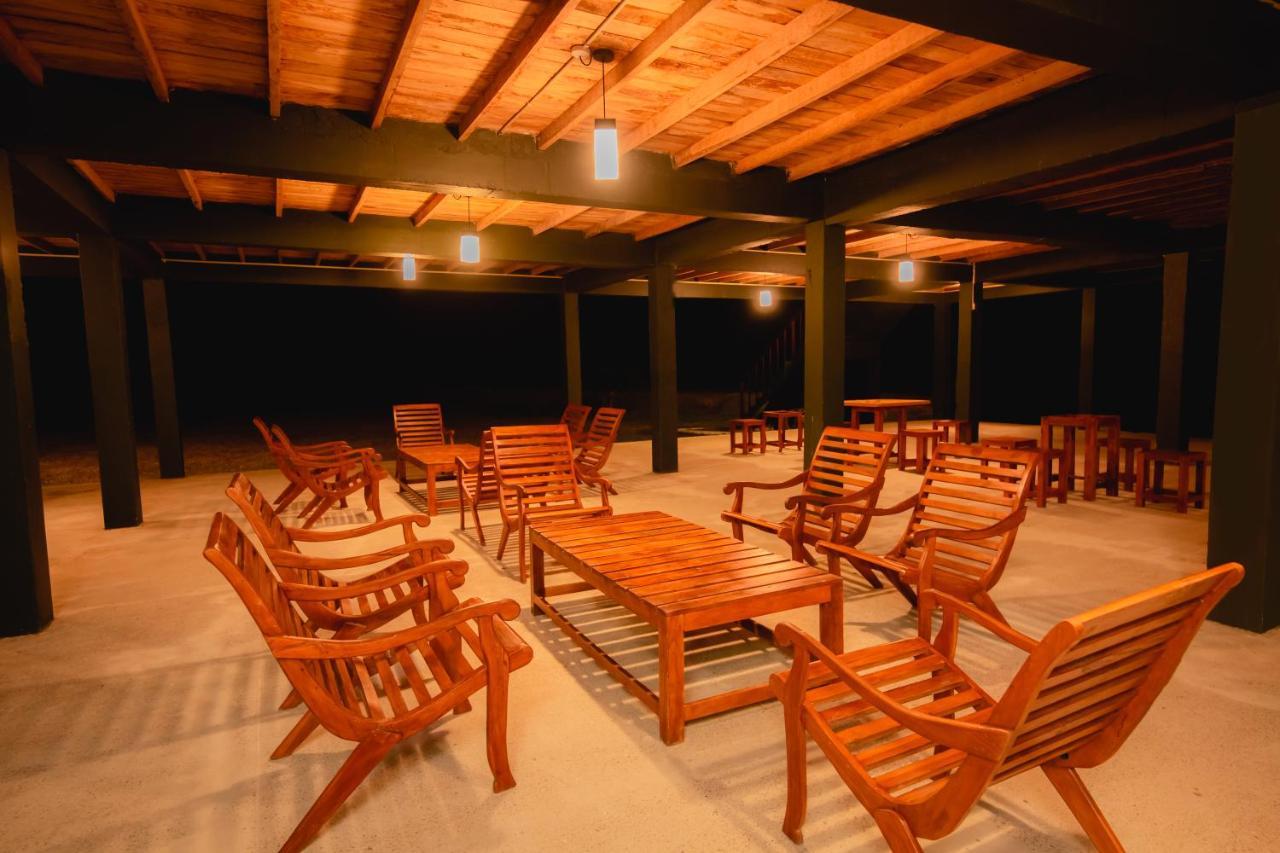 Kayjay Wild Wilpattu Hotel ภายนอก รูปภาพ