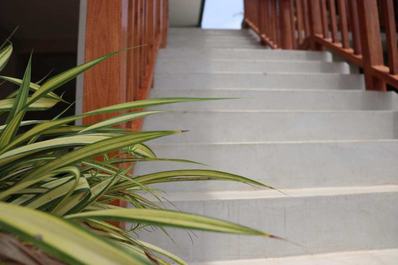 Kayjay Wild Wilpattu Hotel ภายนอก รูปภาพ