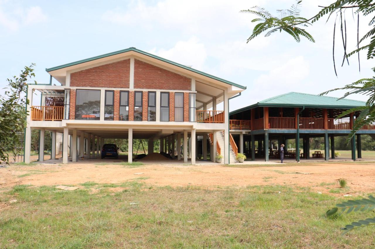 Kayjay Wild Wilpattu Hotel ภายนอก รูปภาพ